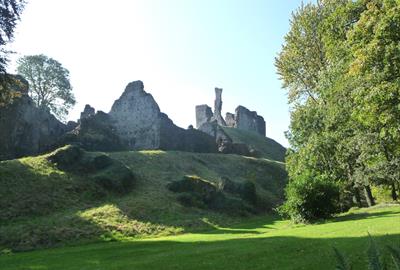 Okehampton Castle, Two Castles Trail