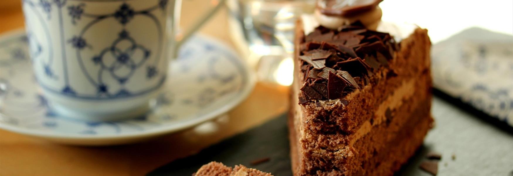 Cake & Coffee