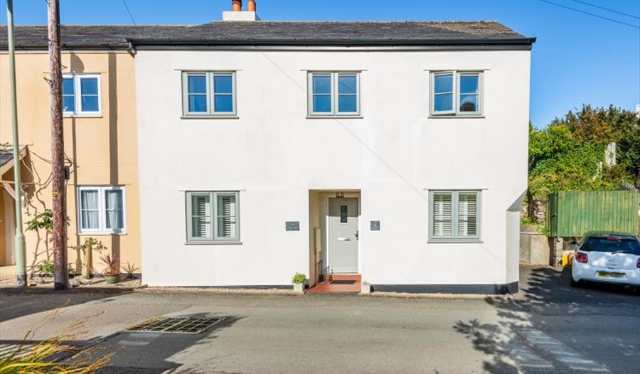 2 Chapel Street, Dartmouth