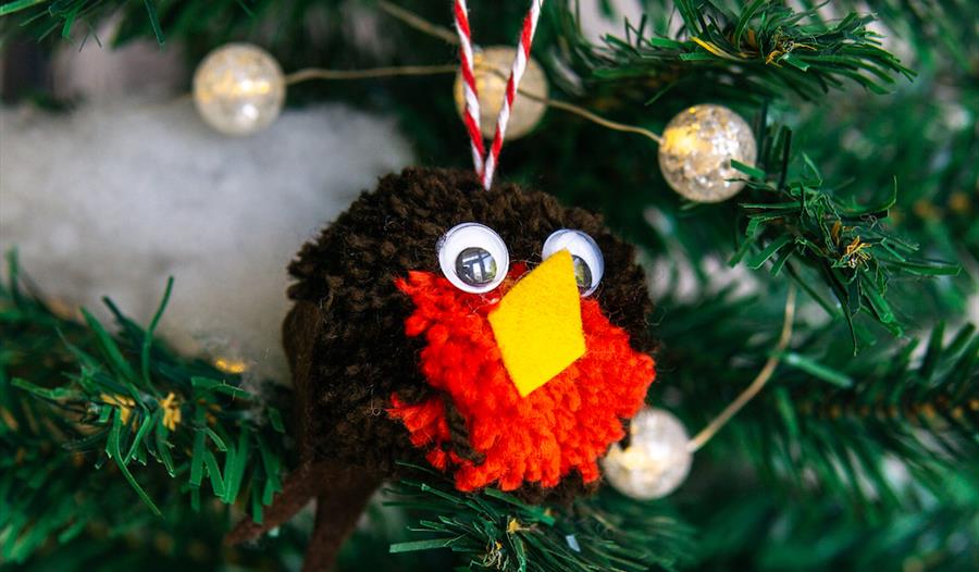 Free Childrens' pompom workshop
