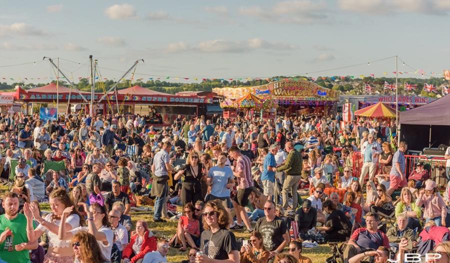 Crowds at Exmouth Festival