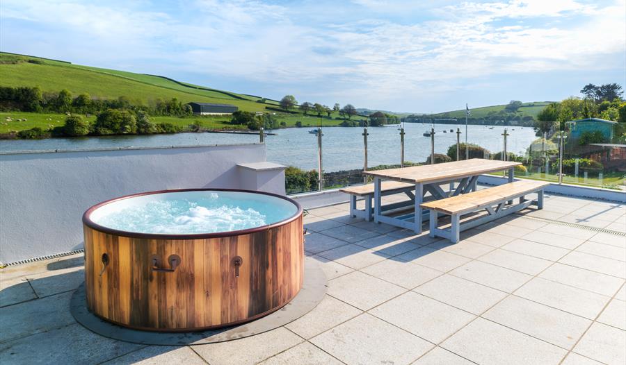 Seaflowers - hot tub and terrace