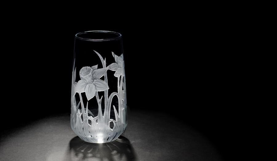 Daffodil Hand Engraved Vase