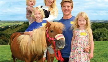 Pennywell, Mini Pony And Family