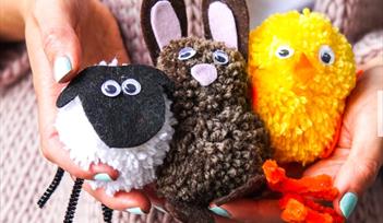 Pom Pom spring animals