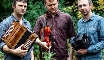 Leveret  -  Folk at The Flavel