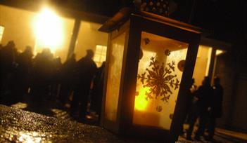 Carols in the Courtyard