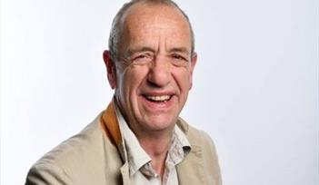 Arthur Smith – Laughs, Stories, a Song and a Poem