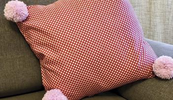 Create a pom pom cushion - Adults sewing workshop