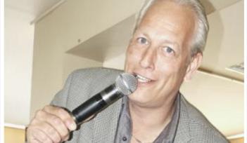 Jerry Foale Singer