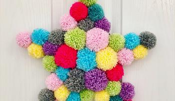 Pom Pom Star Wreath