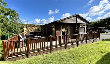 Conkers Lodge, Devon Holidays, Hot-tub, Hot tub