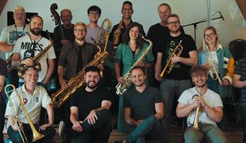 Al loyd & His Orchestra