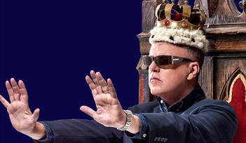Suggs @ Quad Theatre