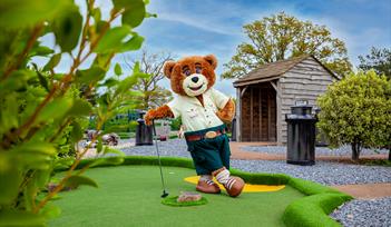 Crealy Resort: Hot Tub Lodges, Themed Glamping & Camping Pitches