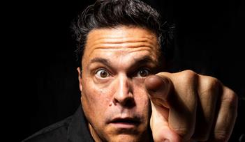 dom joly - tour shot