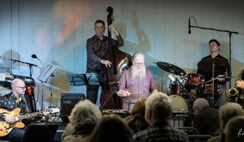 Wendy Kirkland / Pat Sprakes Sextet
