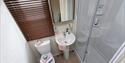 Bovisand Lodge Holiday Park - caravan bathroom