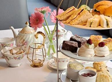 Afternoon Tea with Thames Rivercruise from Caversham, Reading