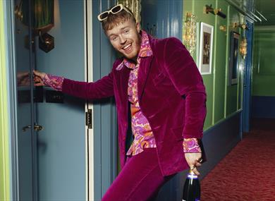 Finlay Christie: Champagne Casanova