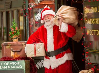 Isle of Wight, Things to Do, Christmas Events, Santa Specials Steam Railway, Havenstreet, Ryde