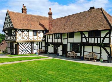 voco® Lythe Hill Hotel & Spa Tudor House Exterior