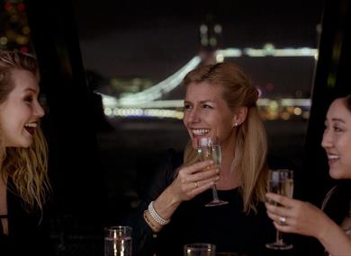 London Showboat Cruise On The Thames with City Cruises