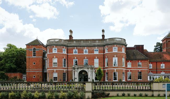 Oakley Hall Hotel - Country House Hotel in Basingstoke, Basingstoke and  Deane - Visit South East England