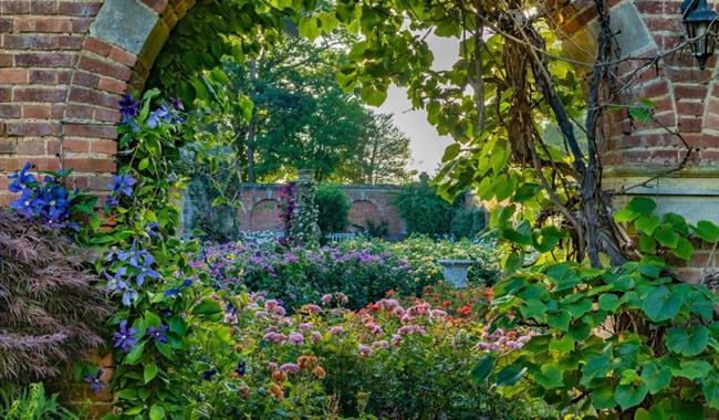 Hever Castle & Gardens