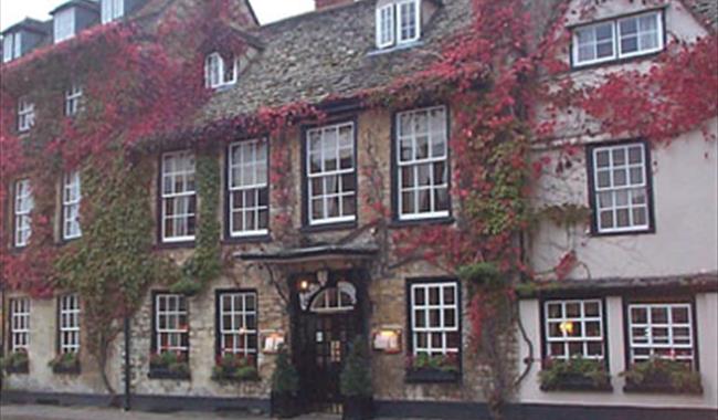 The Macdonald Bear Hotel in Woodstock