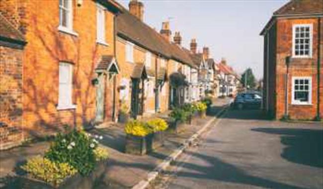 View down footpath in Beconsfield Old Town