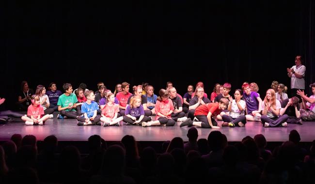 Around the World C2D25 (Bracknell class)