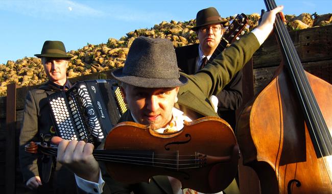 Christian Garrick and The Budapest Café Orchestra
