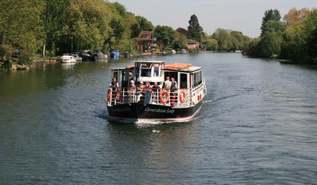 Thames Rivercruise - Caversham lady - tripping