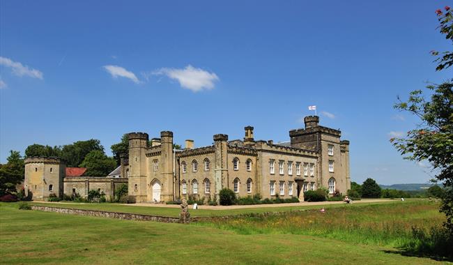 Chiddingstone Castle - Historic House / Palace in Edenbridge, Sevenoaks - Visit South East England
