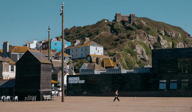 Hastings contemporary base