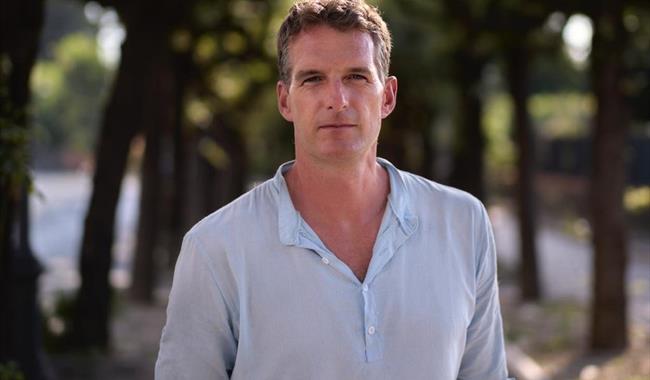 A photo of Dan Snow