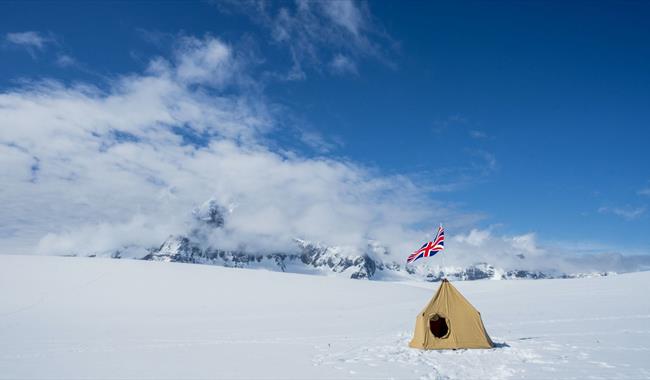 Single tent in the snow