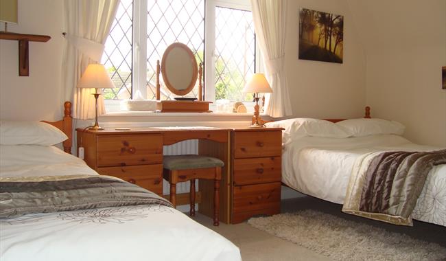 Sue Simmonds B&B, 61 Hill Farm Road, Marlow Bottom