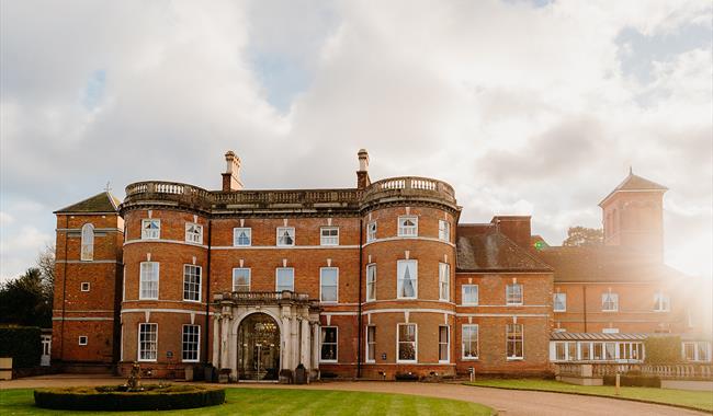 Oakley Hall Hotel