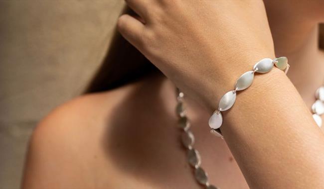 Winter Jewels Jewellery exhibition and craft fair at Sir Harold Hillier Gardens