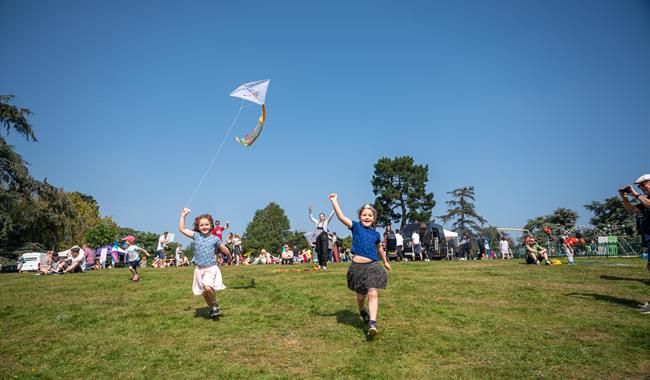 Image: Boyn Grove Hill Kite Festival