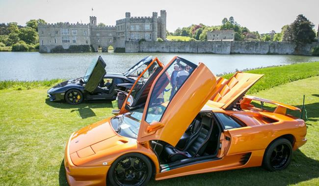 Motors by the Moat at Leeds Castle