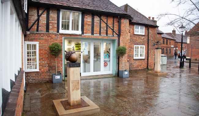 New Ashgate Gallery Farnham - Sculpture by David Mayne