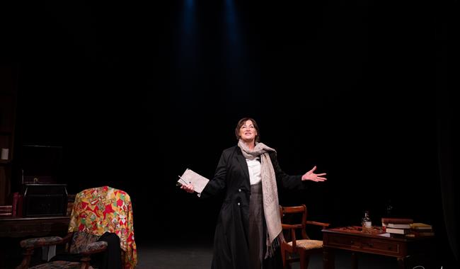 Room - A journey into the creative mind of Virginia Woolf