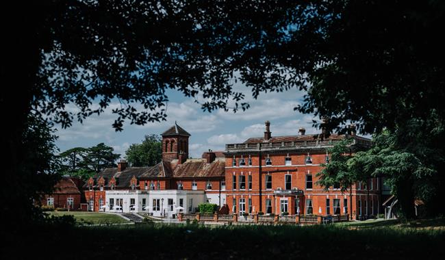 Exterior Oakley Hall Hotel