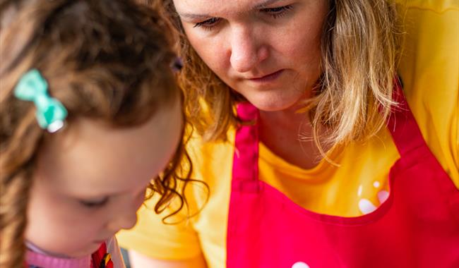 Little Crafters: Busy Bugs & Bees