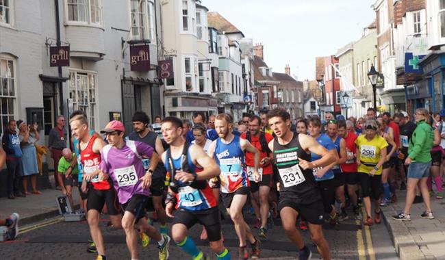 Runners at Rye Ancient Trails (RAT)