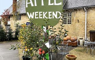 Apple Weekend