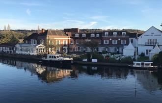 Riverside hotel Macdonald Compleat Angler.